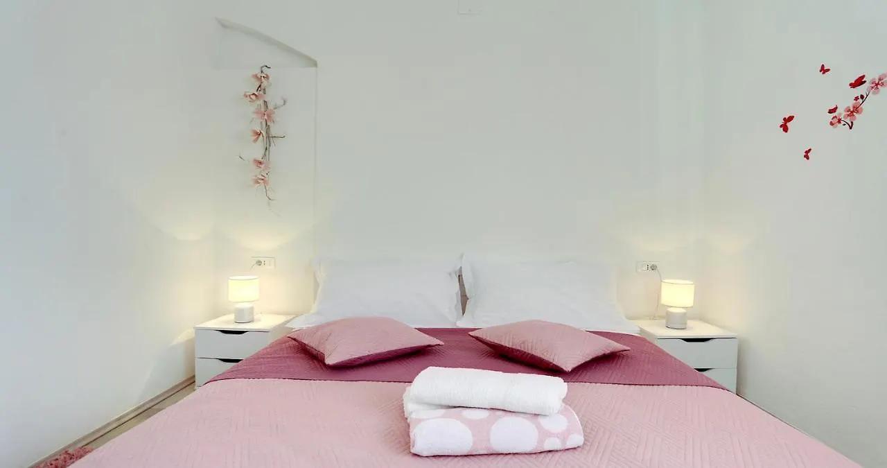 Adorable Apartment Ena Kastela 0*,