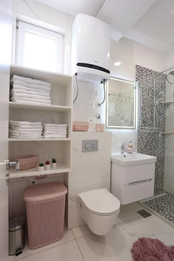 Adorable Apartment Ena Kastela Croatia